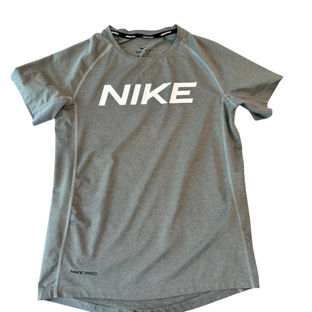 Nike Dri-FIT Short Sleeve T-Shirt - Youth Medium